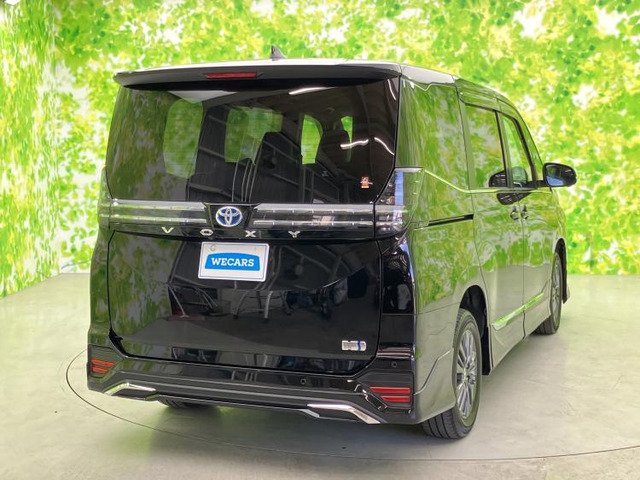 ヴォクシー1.8 ハイブリッド S-Z E-Four 4WD