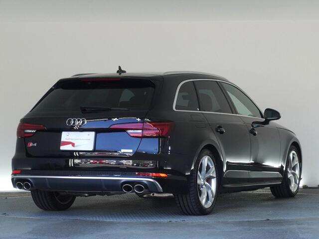 S4アバント3.0 4WD