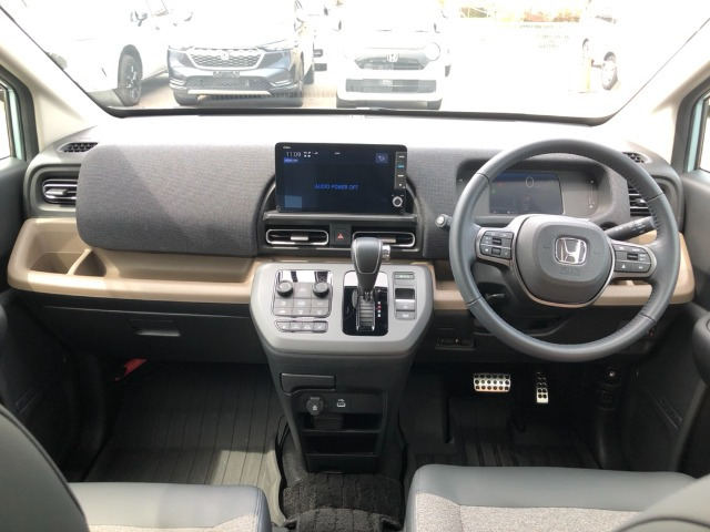 フリード1.5 e:HEV エアー EX