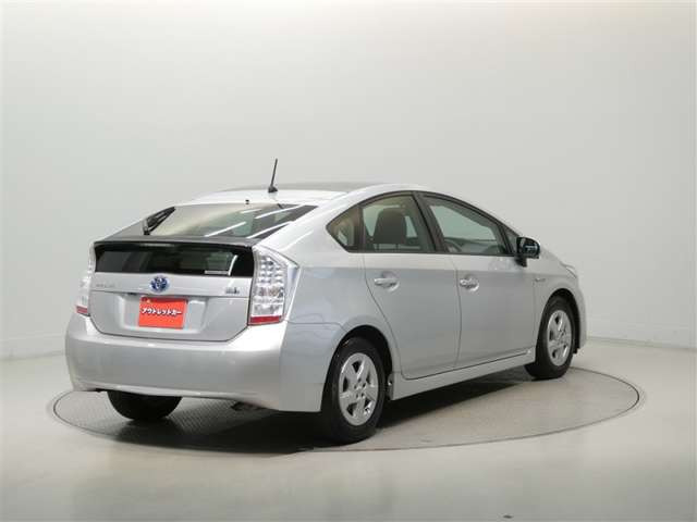 プリウス1.8 S LEDエディション