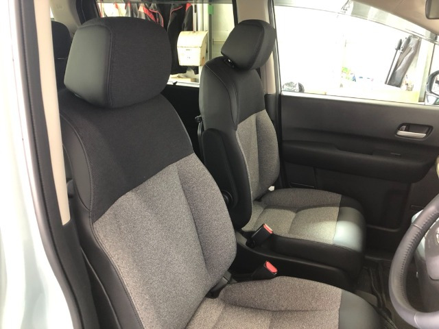 フリード1.5 e:HEV エアー EX