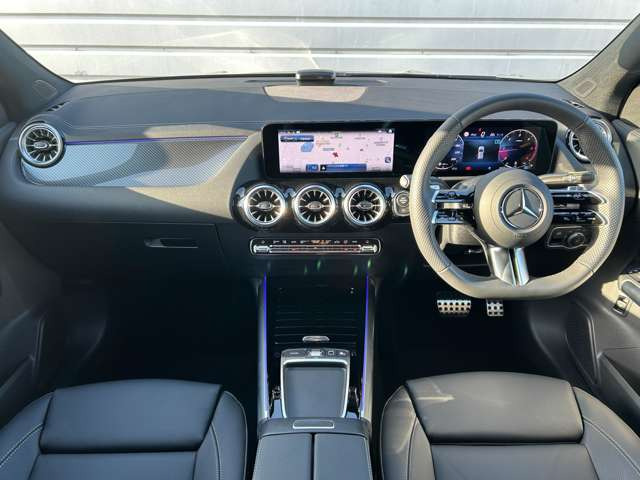 GLAクラスGLA200 d 4マチック アーバン スターズ 4WD