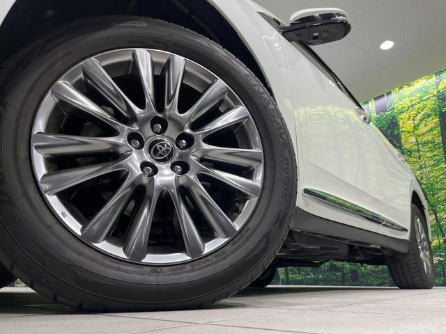 �y����18�C���`�A���~�z�C�[���z�O�ςɃ}�b�`���������A���~�z�C�[���𑕒����Ă���܂��B�e��ЊO�A���~�z�C�[����A�X�^�b�h���X�^�C�����戵�����Ă���܂��B���񂲑��k����������