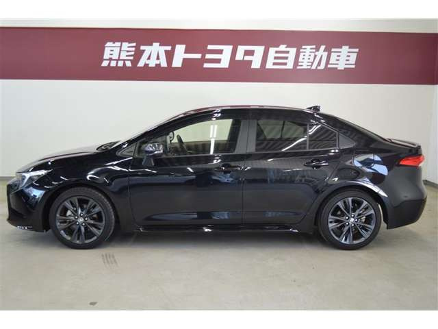 カローラ1.8 ハイブリッド W×B