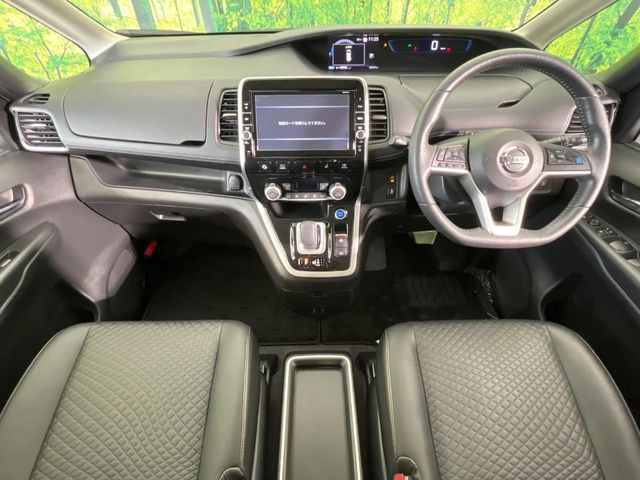 セレナ1.2 e-POWER ハイウェイスターV