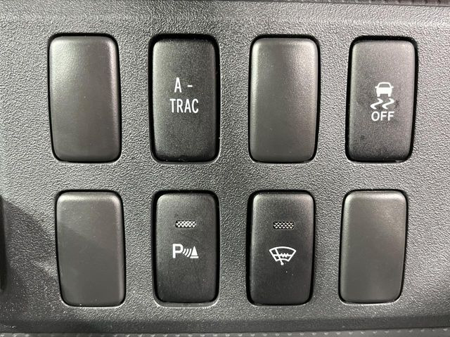 【コーナーセンサー】バンパーに付いたセンサーが障害物を検知!一定の距離に近づくとアラートで教えてくれます♪狭い駐車スペースや車庫入れ時も安心ですね☆