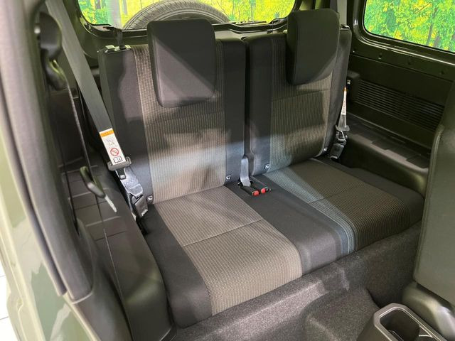 高品質なオリジナルフロアマットもオプションにてご用意しております。お好きなデザインやカラーをお車に合わせて選んでいただくことができます♪