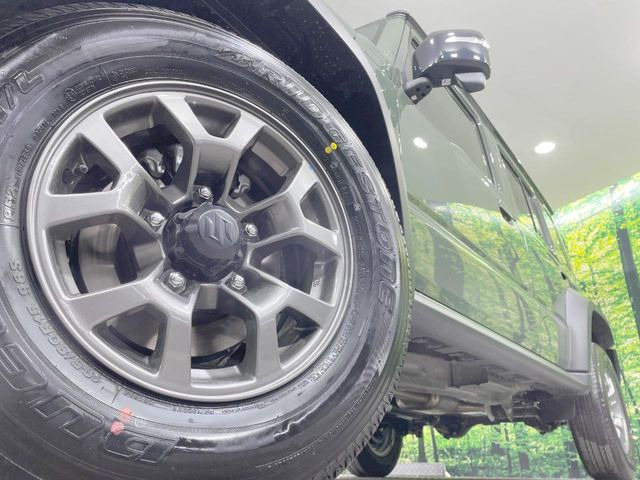 �y����15�C���`�A���~�z�C�[���z�O�ςɃ}�b�`���������A���~�z�C�[���𑕒����Ă���܂��B�e��ЊO�A���~�z�C�[����A�X�^�b�h���X�^�C�����戵�����Ă���܂��B���񂲑��k����������
