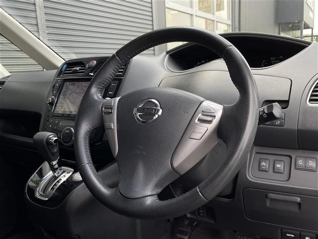 セレナ2.0 ハイウェイスター Vセレクション+Safety S-HYBRID