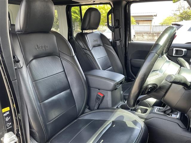 ラングラーアンリミテッド サハラ 4WD