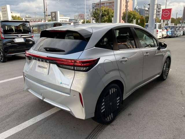 ノートオーラ1.2 G レザーエディション