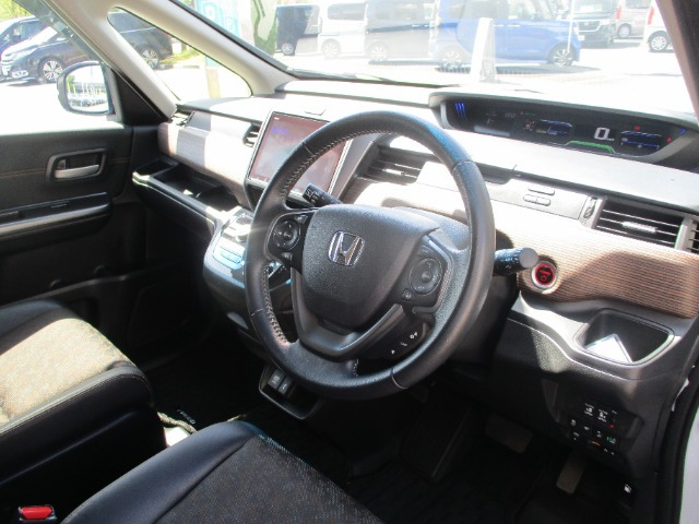 フリード1.5 ハイブリッド クロスター ホンダセンシング