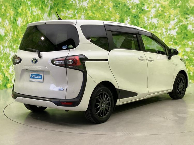 シエンタハイブリッド 1.5 G クエロ