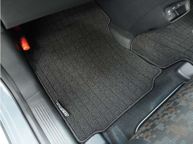 フリード1.5 ハイブリッド クロスター ブラックスタイル