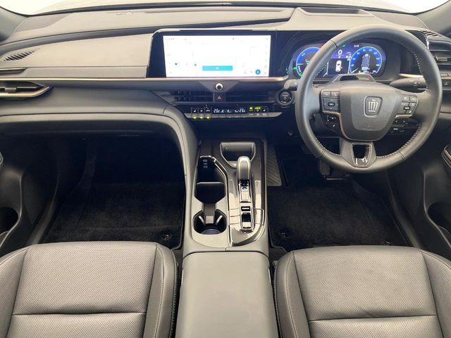 クラウンスポーツ2.5 Z E-Four 4WD