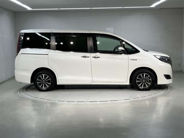 エスクァイアハイブリッド1.8 Gi