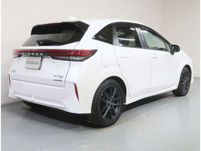 ノートオーラ1.2 G FOUR 4WD