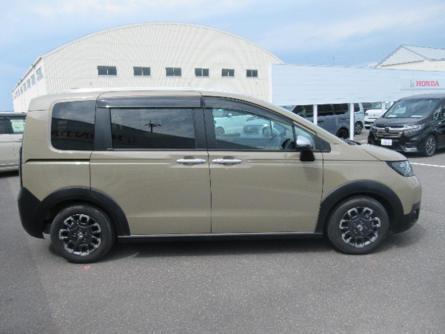 フリード1.5 クロスター