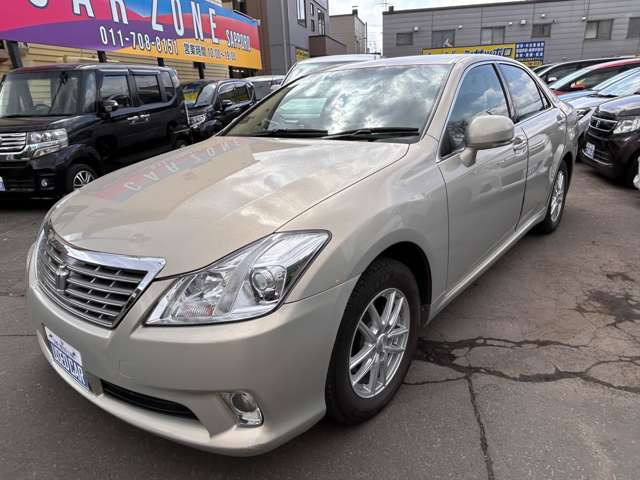 クラウン2.5 ロイヤルサルーン i-Four スペシャルナビパッケージ 4WD