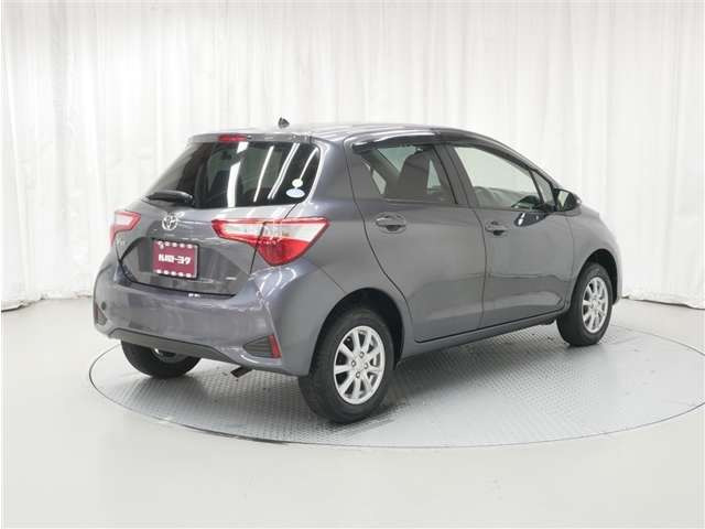 ヴィッツ1.3 F 4WD