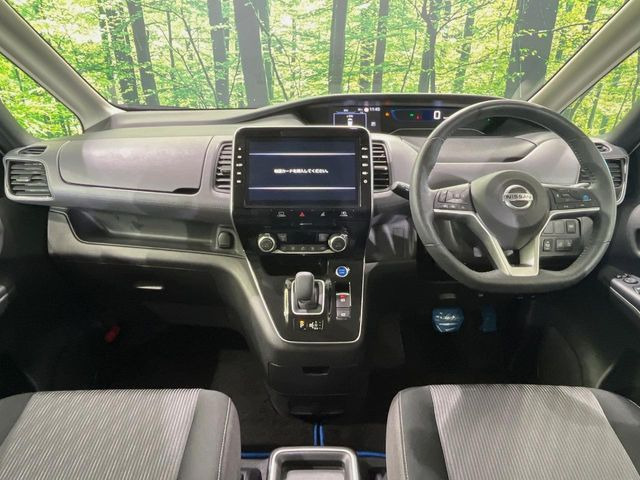 セレナ1.2 e-POWER ハイウェイスターV