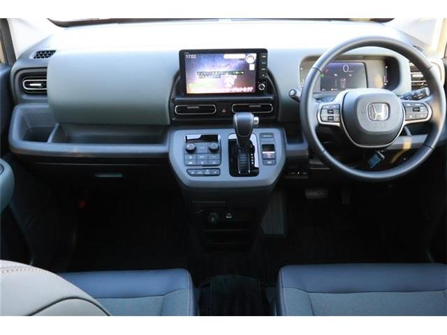 フリード1.5 e:HEV クロスター 4WD