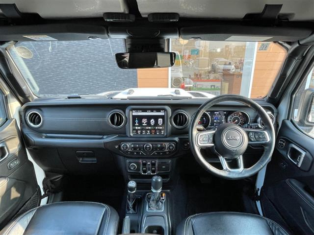 ラングラーアンリミテッド サハラ 4WD