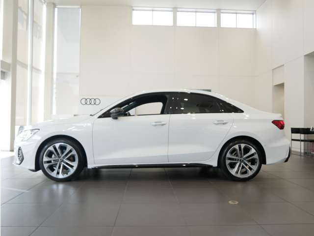 A3セダン30 TFSI Sライン