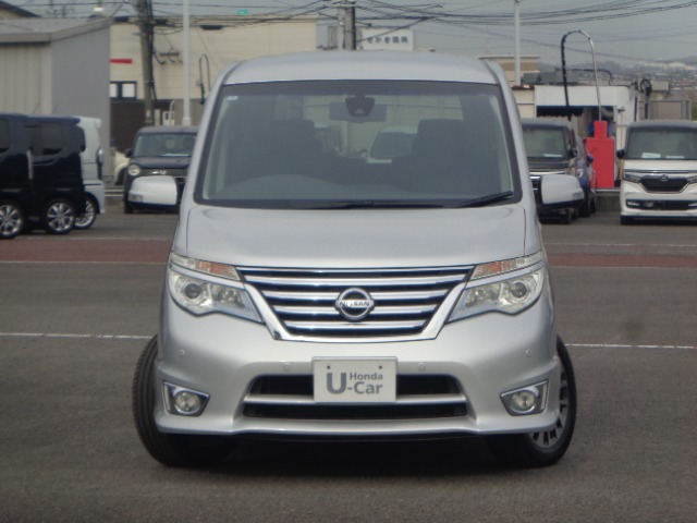 セレナ2.0 ハイウェイスター Vセレクション+Safety II S-HYBRID