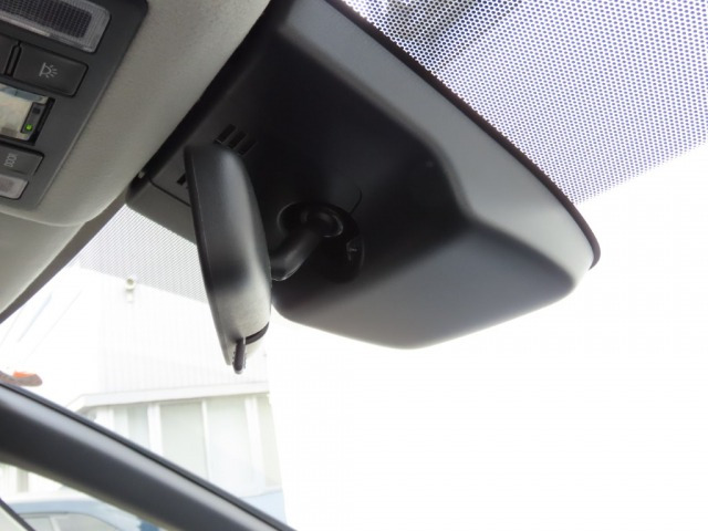 ノア1.8 ハイブリッド Z