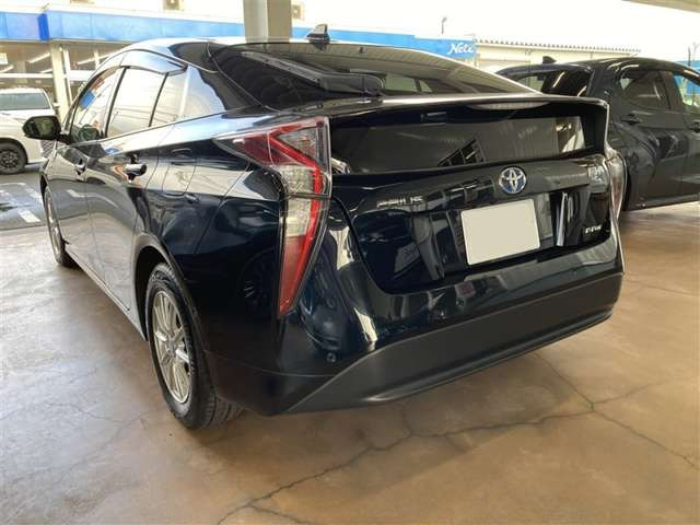 プリウス1.8 S セーフティ プラス E-Four 4WD