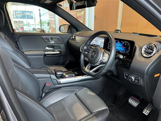 GLAクラスGLA200d 4マチック AMGライン 4WD