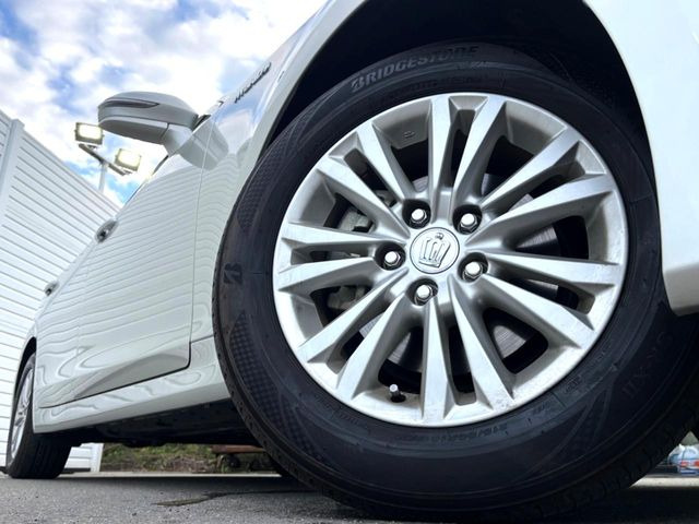 �y����16�C���`�A���~�z�C�[���z�O�ςɃ}�b�`���������A���~�z�C�[���𑕒����Ă���܂��B�e��ЊO�A���~�z�C�[����A�X�^�b�h���X�^�C�����戵�����Ă���܂��B���񂲑��k����������