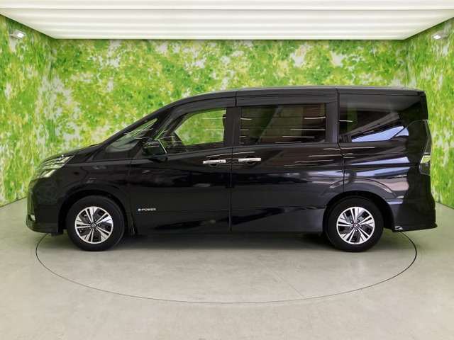 セレナ1.2 e-POWER ハイウェイスターV