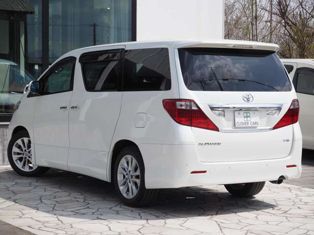 女性にも安心してお乗りいただけるよう、車内の清掃には特にこだわり、メーカー販売時の状態に近づける為に妥協は致しません!!