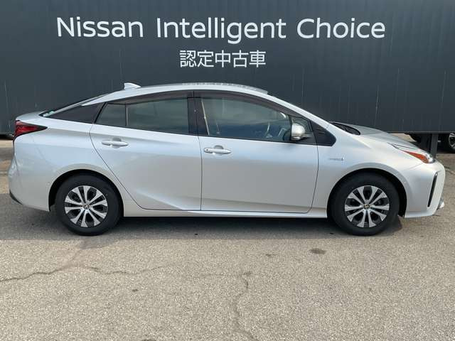 プリウス1.8 A E-Four 4WD