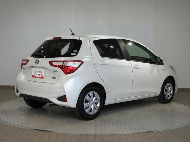 ヴィッツ1.5 ハイブリッド ジュエラ