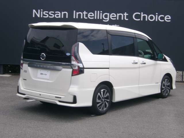 セレナ2.0 ハイウェイスターV