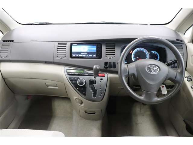 アイシス1.8 プラタナ リミテッド