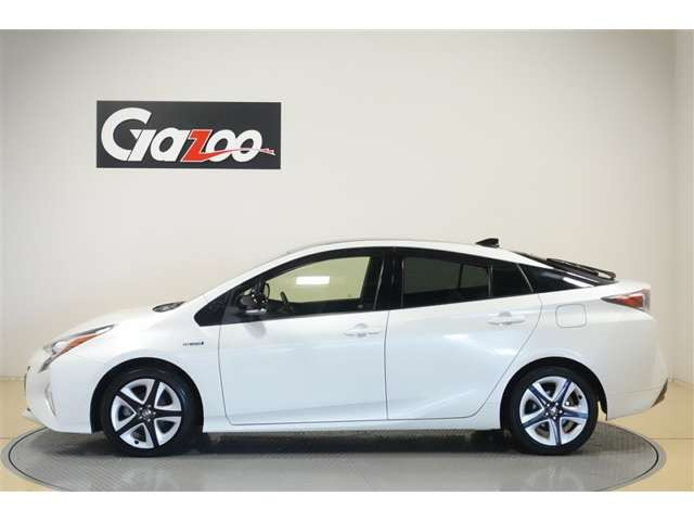 プリウス1.8 S セーフティ プラス ツートーン