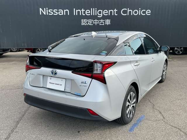 プリウス1.8 A E-Four 4WD