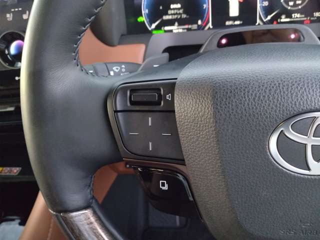 ヴェルファイアハイブリッド 2.5 エグゼクティブ ラウンジ E-Four 4WD