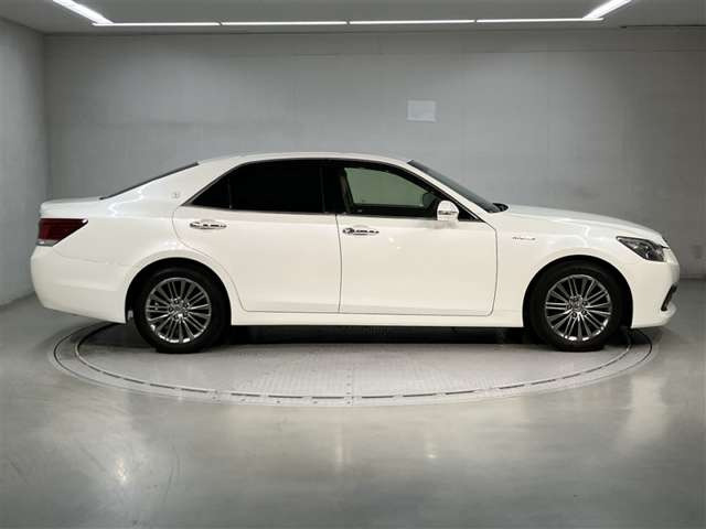 クラウンハイブリッド 2.5 ロイヤル