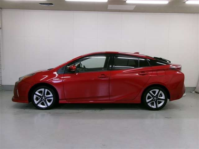 プリウス1.8 A ツーリングセレクション E-Four 4WD