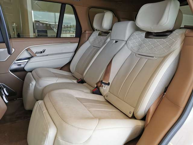 レンジローバーSV 4.4L P615 ロングホイールベース 4WD