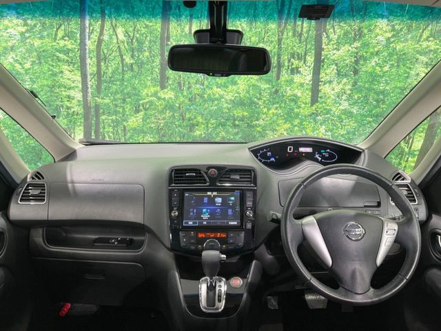 セレナ2.0 ハイウェイスター S-HYBRID アドバンスドセーフティパッケージ