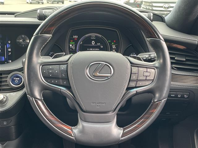 LS500h エグゼクティブ 4WD