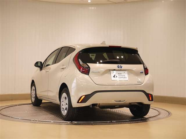 アクア1.5 X E-Four 4WD