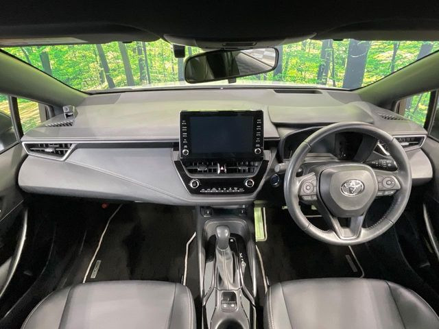 カローラ1.8 ハイブリッド W×B