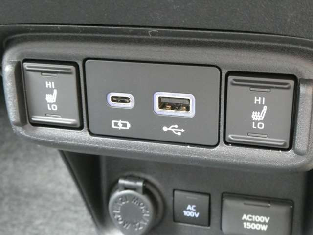 USB���͒[�q�ɃV�[�g�q�[�^�[�ƕK���i���[��!!